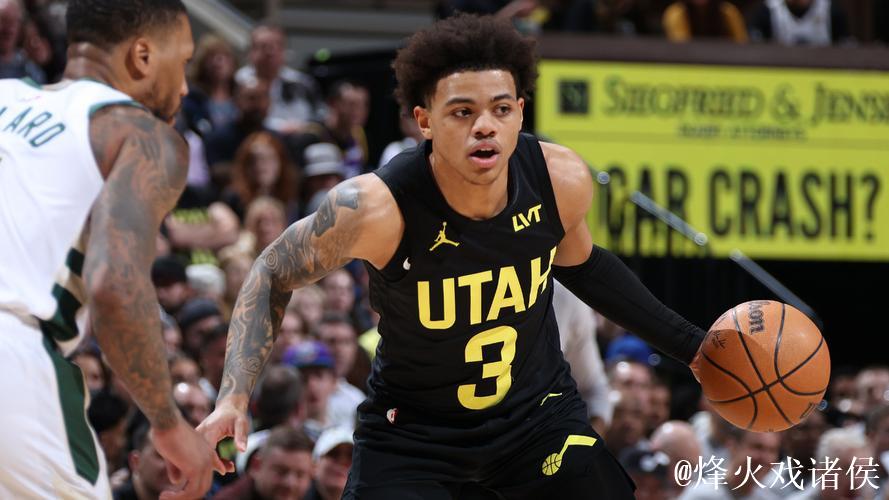 基扬特-乔治突破顶着防守打进，上半场12中8已经砍下27分