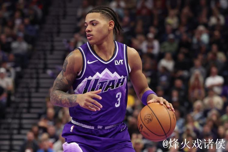 基扬特-乔治突破顶着防守打进，上半场12中8已经砍下27分