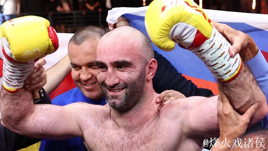 老拳王轰然倒地!阿联酋迪拜见证穆拉特·加西耶夫夺得拳王金腰带 老拳王轰然倒地!阿联酋迪拜见证穆拉特·加西耶夫夺得拳王金腰带