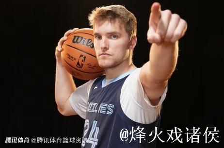 神射手！卡姆-斯潘塞全场三分6中6，砍下20分2篮板4助攻